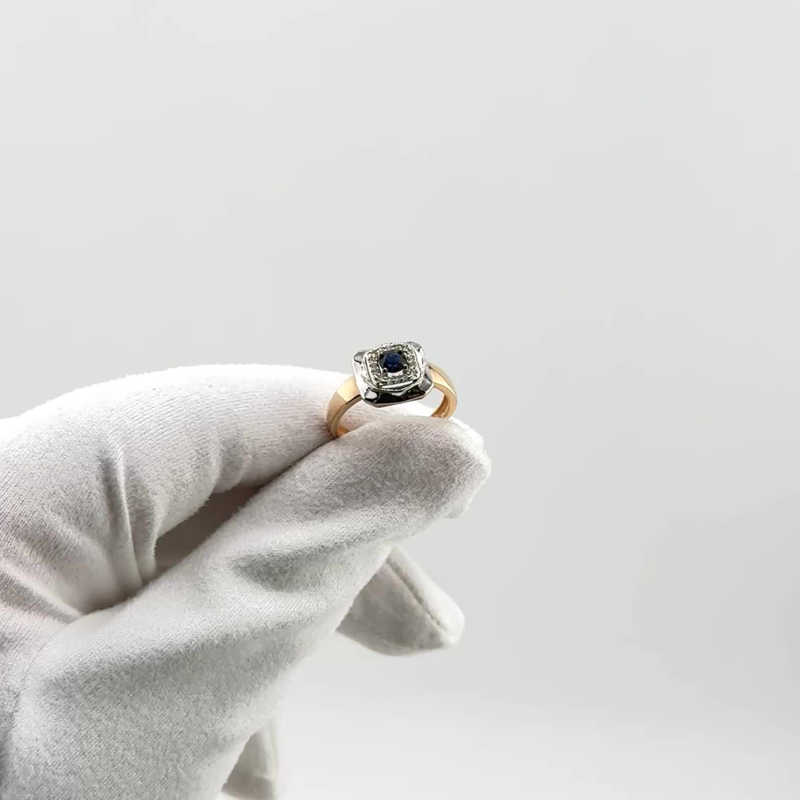 Кольцо с сапфиром и бриллиантами из золота 585 пробы арт. К/926-0122