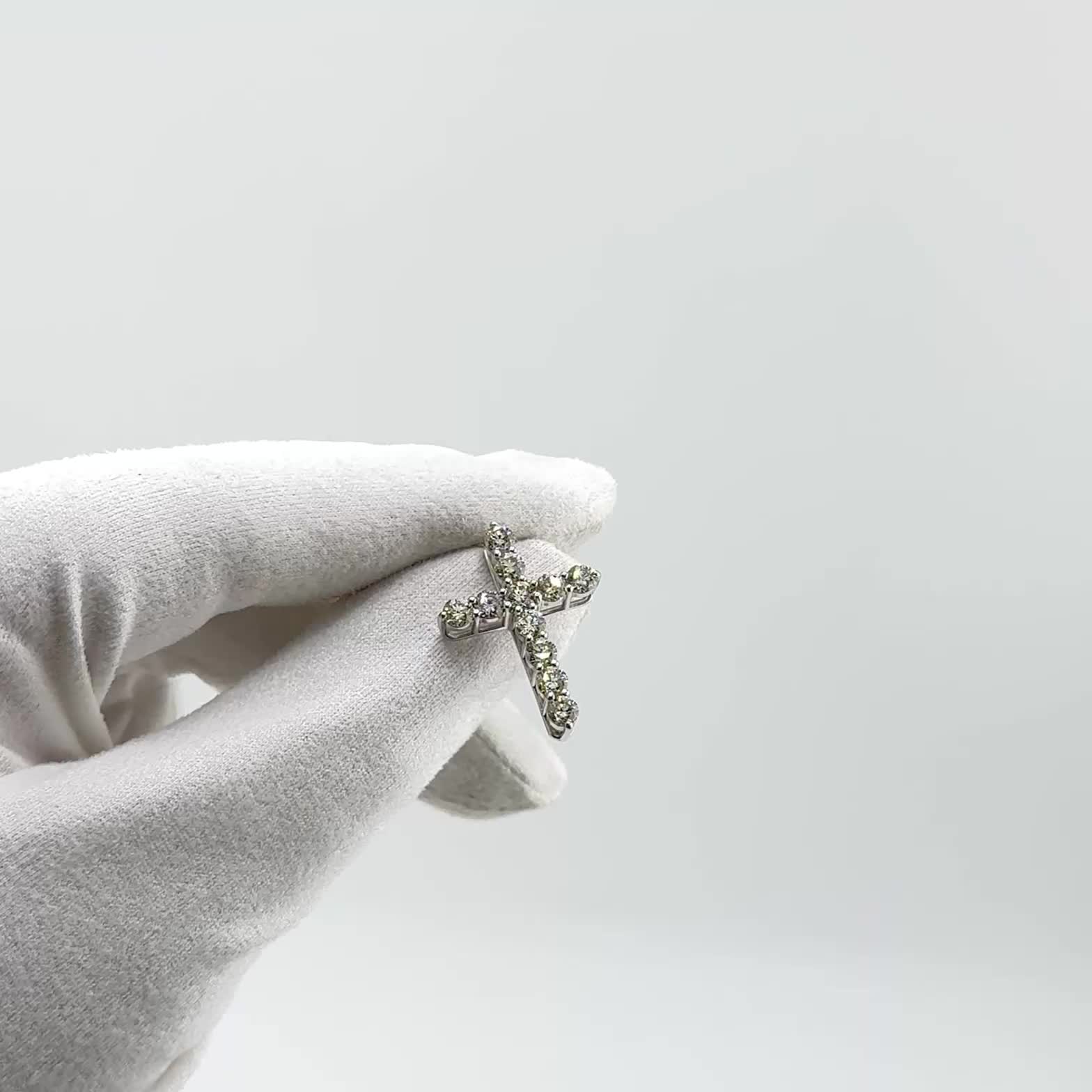 Декоративный крест с бриллиантами из белого золота 585 пробы арт. П/751-220