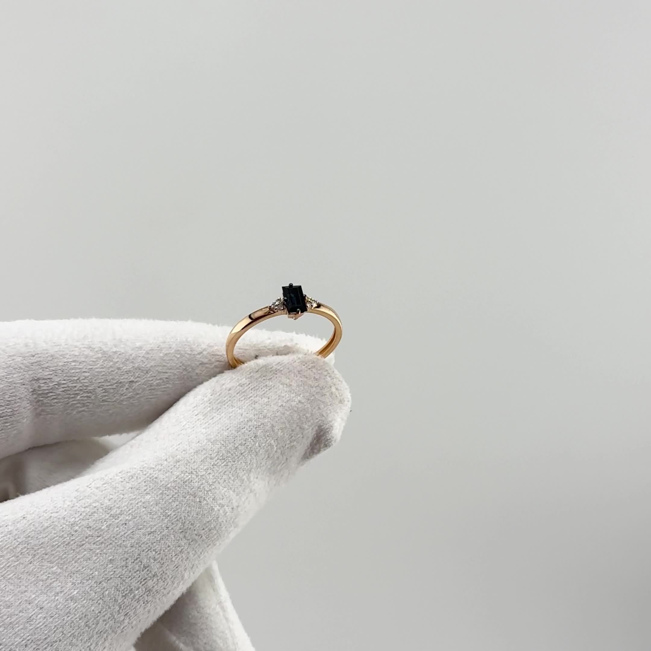 Кольцо с сапфиром и бриллиантами из золота 585 пробы арт. Т14101Б868